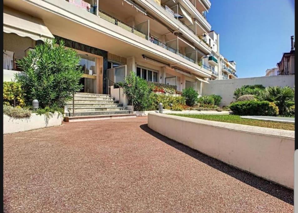 Lumineux, Ensoleillee, Proche Plage ,Coeur De Centre Ville, Chaleureux, 昂蒂布 外观 照片